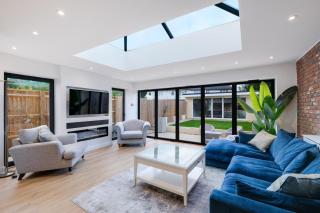 Bright 6 bedroom 3 bath house ideal for Pinewood Studios - 7