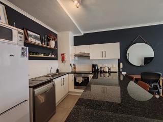 Cove Retreat Empire Apartment - Muizenberg - 8