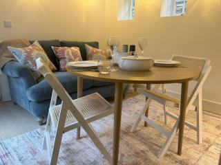 Bay House - Broadway - 2