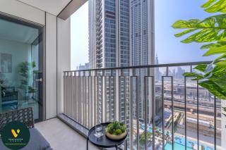 DOWNTOWN VIEWS II - VOGUE Two Bedroom Apartment with Balcony and Full Burj Khalifa View, Conveniently Located Opposite Dubai Mall Skybridge - 6
