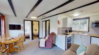 14 Tudor Court, Tolroy Manor - 9