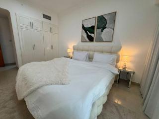 ASHRI modern Elegant apt Near Metro in Marina - 6