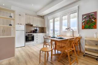 Central Apartment on Lionsquare with Sea and City View - Heraklio - 4