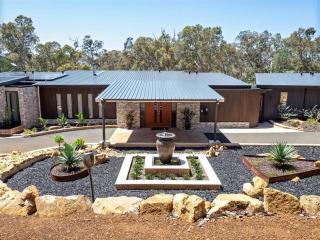 Raffaele's Estate luxury holiday living - Wilyabrup - 0