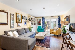 Terraced Bermondsey House - 0