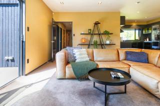 Families and Groups, Chch Airport, Spa Pool - 4