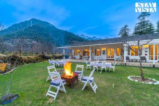 StayVista at Ekaa House with BBQ, Bonfire, WiFi, Lawn & Pet Friendly - 9