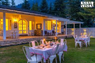 StayVista at Ekaa House with BBQ, Bonfire, WiFi, Lawn & Pet Friendly - 8