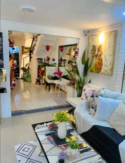 Full House The White Haven in Clark - Pampang - 3