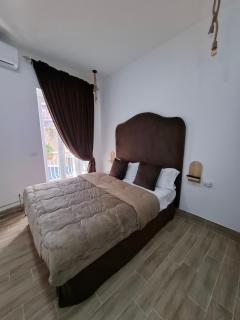 RANDOM HOLIDAYS NAPOLI - 1