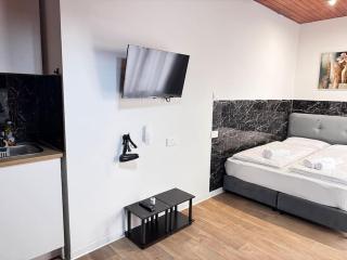 Modern Studio N1 private Kitchenette and Bathroom - Limassol - 5