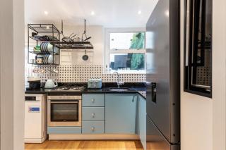 Elegant Two Bedroom Flat in Redcliffe Gardens - London - 9