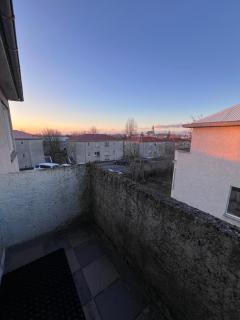 Homely flat with amazing views - Reykjavik - 3