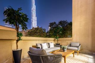 Upgraded 1BR Retreat with Iconic Burj Khalifa Views - 0