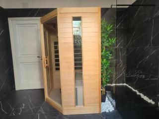 Lush Escape Suites - hottube and sauna - Bari - 8