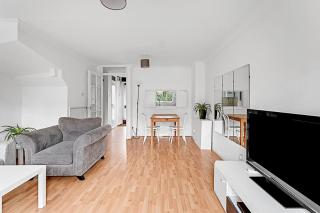 Beautiful Three-Bedroom House in Richmond - Richmond upon Thames - 7