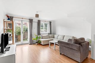 Beautiful Three-Bedroom House in Richmond - Richmond upon Thames - 9