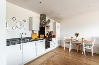 Canary Wharf Retreat with Scenic Balcony Views - Londra - 2