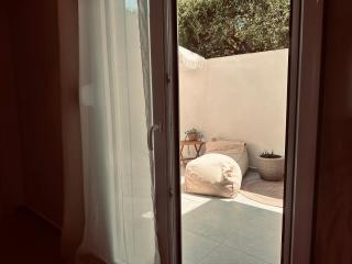 Tzane Luxury Suites - Luxury Suites in the City Center for Comfort & Privacy - Zakynthos Town - 1