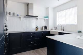 Beautifully Refurbished 4-Bed Beachside Retreat - Selsey - 6