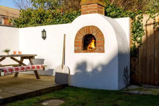 Beautifully Refurbished 4-Bed Beachside Retreat - Selsey - 8