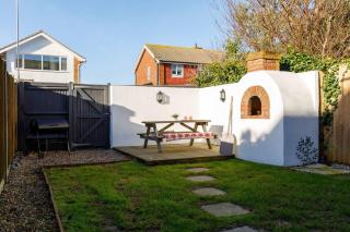 Beautifully Refurbished 4-Bed Beachside Retreat - Selsey - 4