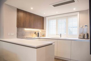 Stunning Rare Soho Gem - 9