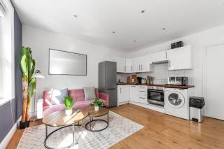 Chic One Bed City Flat - London - 8