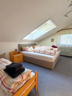 Ferienhaus-Schönwald im Herzen des Schwarzwaldes 2-Zimmer-Maisonette-Wohnung mit Balkon App 12 - Schönwald - 9