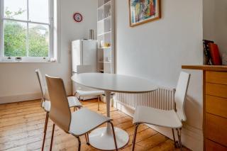 Bright Two Bedroom Apartment Near Vibrant Camden Town - London - 3