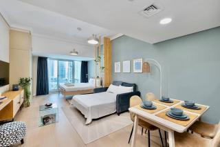 Renovated Lake Terrace Studio JLT Next to METRO! - Dubai - 7