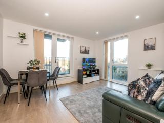 Pass the Keys Cosy 2-Bed 2-Bath- 2 Mins to Tube, Near London Museum - Edgware - 0