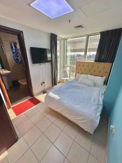 Charming Room Bath inside & Balcony - Dubai - 8