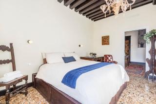 Canal View Luxury Heritage Retreat 2 Bedroom - 1