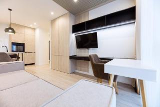 Nyvky Like Home - Файна Таун із сезонним басейном - Кв 58 - Kyiv - 1
