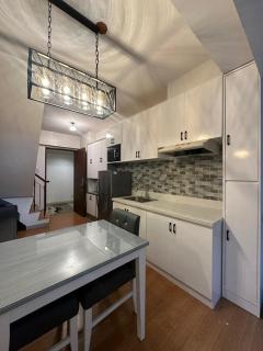 Beautiful Fully Furnished Brand New Condo Apartment - Manila - 6