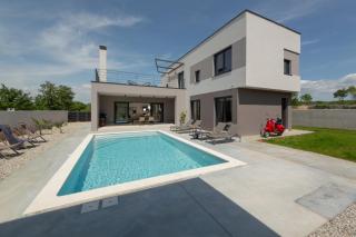 Villa Median for 10 people with children playground & pet friendly - only 3 km from beach - Gajana - 3