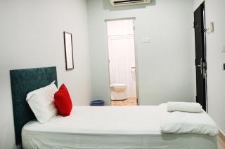 First In Hotel - Bandar Saujana Putra - 8