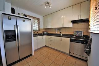 Paradera Paradise - your ultimate 5-bedroom getaway - Paradera - 1