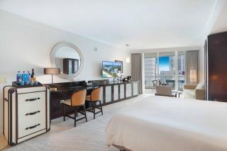 Fontainebleau Jr Suite with Balcony Condo - 9