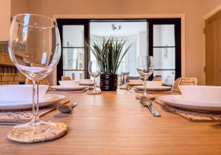 The Dale - Large 4BR House - Nottingham - 8