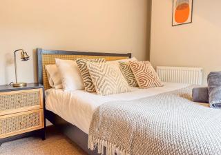 The Dale - Large 4BR House - Nottingham - 1