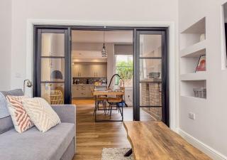 The Dale - Large 4BR House - Nottingham - 6