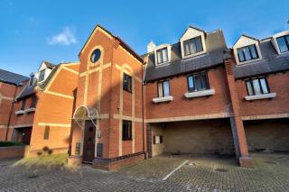 One bedroom apartment in Grays Essex - Stifford - 2