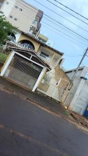 Pensão com piscina e área de lazer - 0