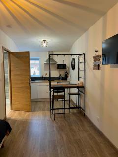 L’éscale étape - 1