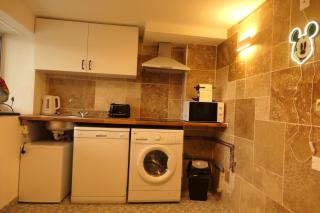 Appartement indépendant avec terrasse au bord de la rivière, jardin 8000m2, piscine, parking gratuit proche Disneyland - Isles-lès-Villenoy - 5