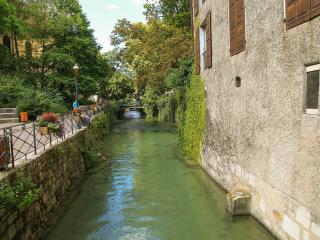 "Spacieux T4 au cœur d'Annecy - Parking, Balcons, Proche Centre Historique" - FR-1-432-13 - Annecy - 3