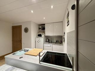 Appartement cosy 3 pièces, avec balcon et piscine, proche des pistes et commodités à La Plagne Tarentaise - FR-1-353-118 - La Plagne Tarentaise - 2