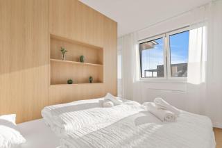 Modern Apt with AC and Balcony - 2